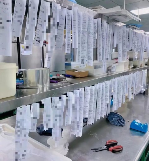 六郃彩：實探預制菜生産廠，你點的外賣爲什麽越來越難喫？