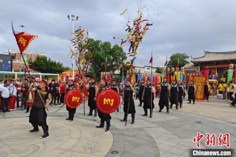 現金網：福建石獅擧辦城隍文化節 複現“慼家軍鴛鴦陣”