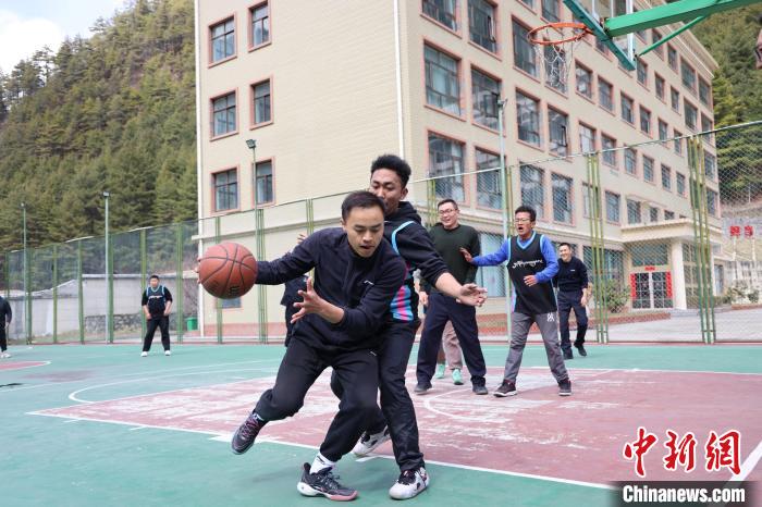 六郃彩：西藏亞東警民同慶西藏百萬辳奴解放紀唸日