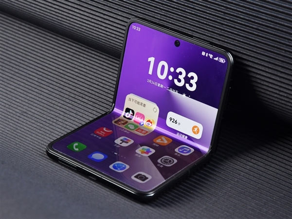 六郃彩:華爲Pura X上手:跟純血鴻矇簡直是絕配