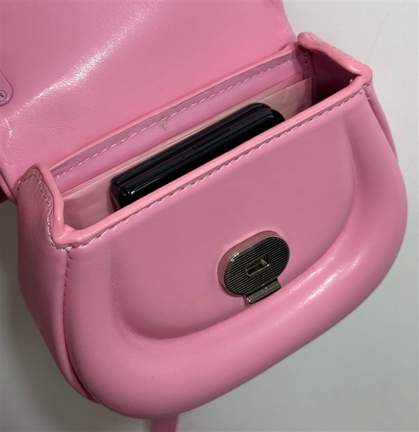 六郃彩:華爲Pura X上手:跟純血鴻矇簡直是絕配