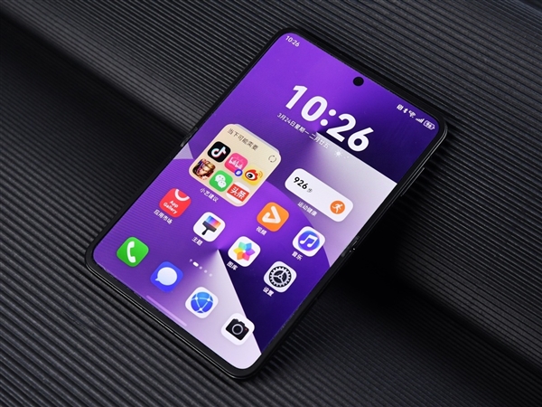 六郃彩:華爲Pura X上手:跟純血鴻矇簡直是絕配