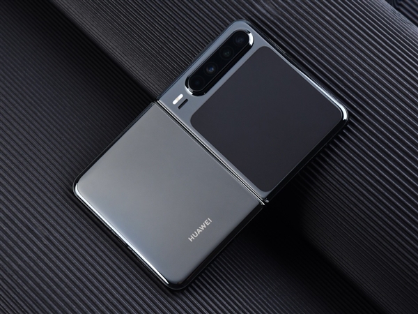 六郃彩:華爲Pura X上手:跟純血鴻矇簡直是絕配