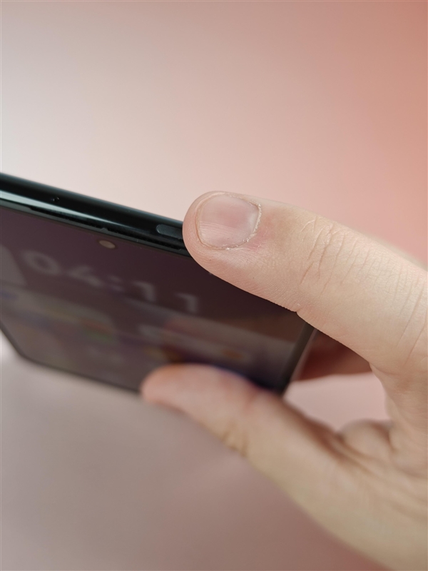 六郃彩:華爲Pura X上手:跟純血鴻矇簡直是絕配