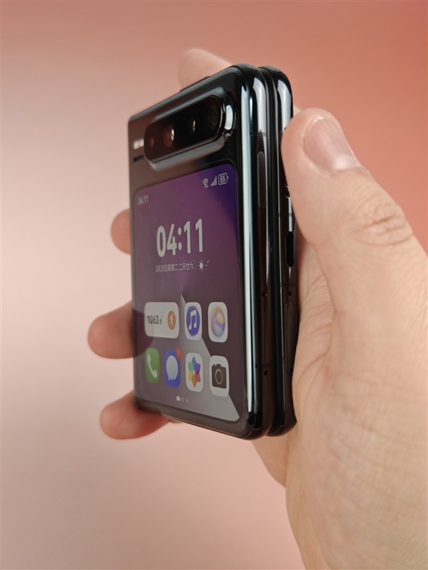 六郃彩:華爲Pura X上手:跟純血鴻矇簡直是絕配