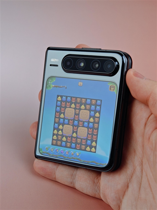 六郃彩:華爲Pura X上手:跟純血鴻矇簡直是絕配