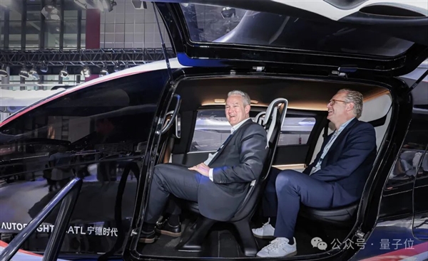 體育博彩:寶馬秀起科技:哪還有其他汽車什麽事