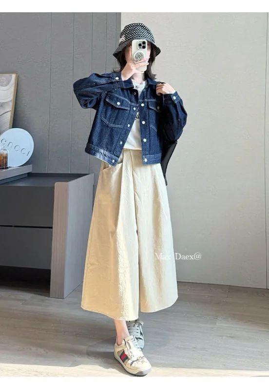 體育投注：斜肩上衣+半身裙，清涼松弛顯氣質！