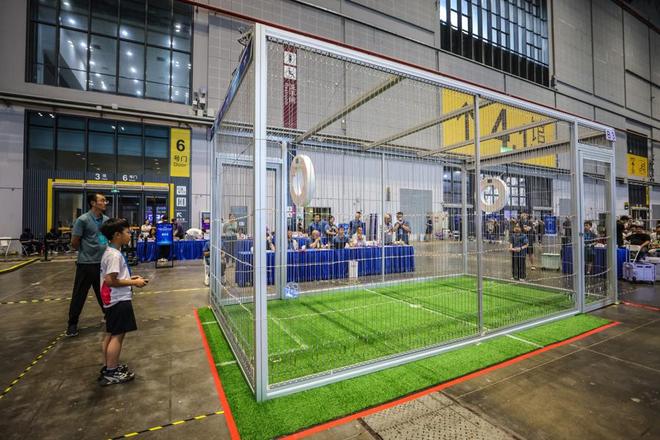 Online Casino：看無人機怎麽踢足球，這項新興運動正在引領科技競技新風潮