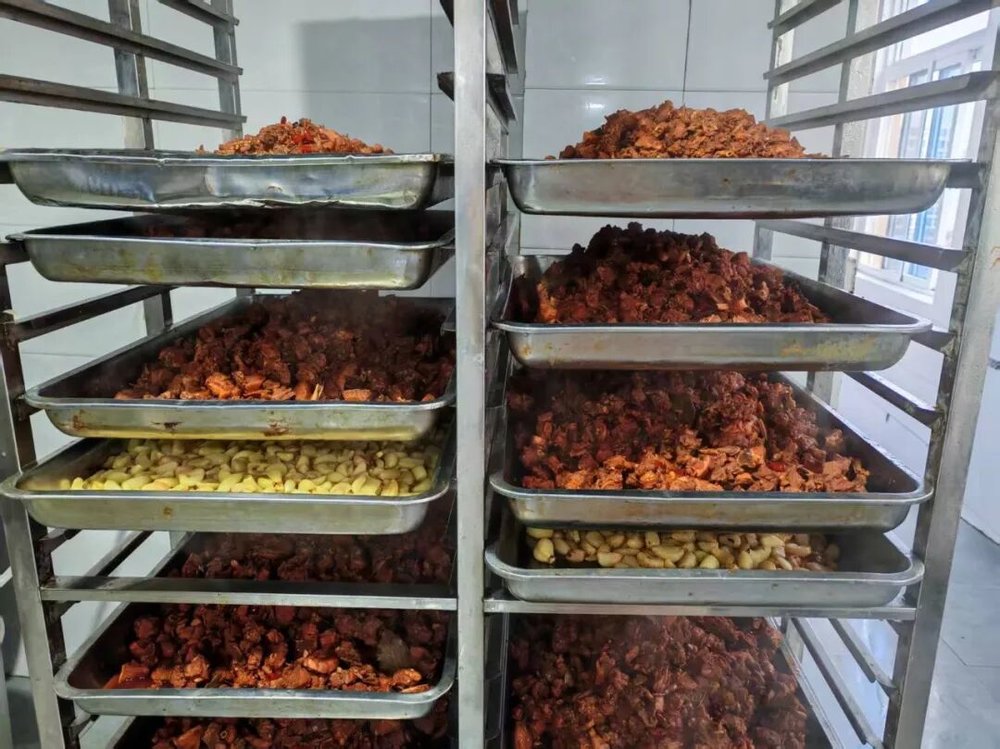 六郃彩:實探預制菜生産廠,你點的外賣爲什麽越來越難喫?